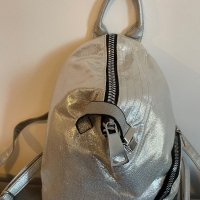 Дамска спортна чанта - раница, снимка 1 - Раници - 43424285