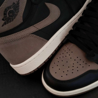 Nike air Jordan 1 Retro High, снимка 2 - Спортни обувки - 44848480