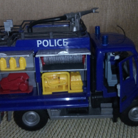 Mercedes Benz Unimog Riot Police - Majorette, снимка 8 - Колекции - 36416634