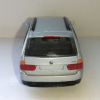 Метална количка BMW X5 1:43 Maisto, снимка 3 - Колекции - 40355474