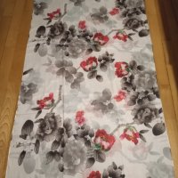 Копринен шал с флорални мотиви, снимка 6 - Шапки - 32940727
