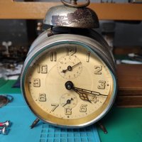 Немски Механичен Часовник Будилник Хамбург Американ , снимка 1 - Антикварни и старинни предмети - 37113103
