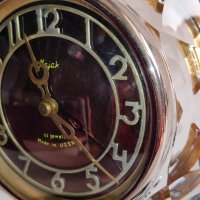 Съветски механичен настолен кристален часовник Маяк, снимка 1 - Антикварни и старинни предмети - 32406146