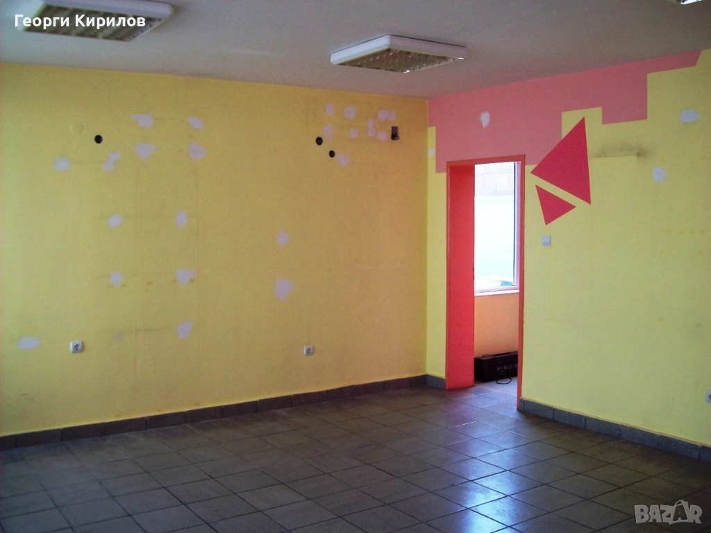 Офис 45 м2, на главната улица , снимка 1