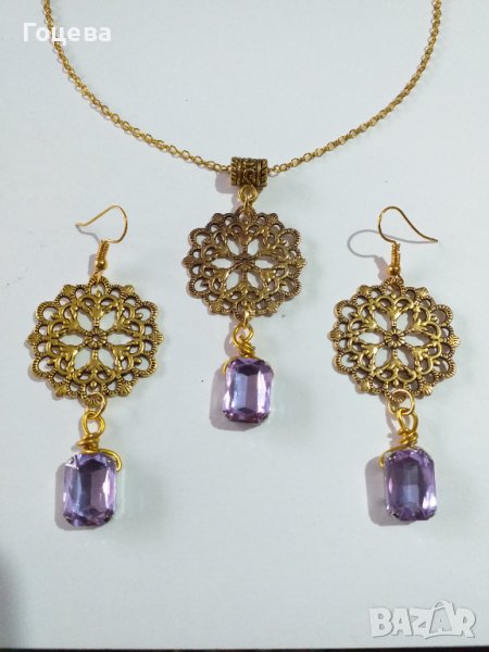 Красив комплект бижута с люляково лилави кристали и орнаменти в цвят старо злато , снимка 1