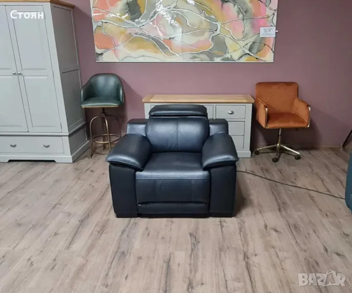 Черен кожен фотьойл с електрически релаксиращ механизъм, снимка 1