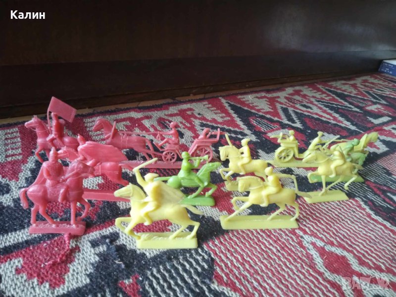Пластмасови войници от соца, снимка 1
