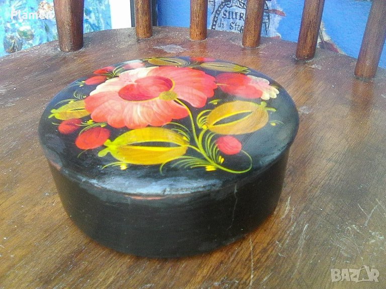 Стара дървена руска кутия за бижута изрисувана с техниката Хохлома, снимка 1