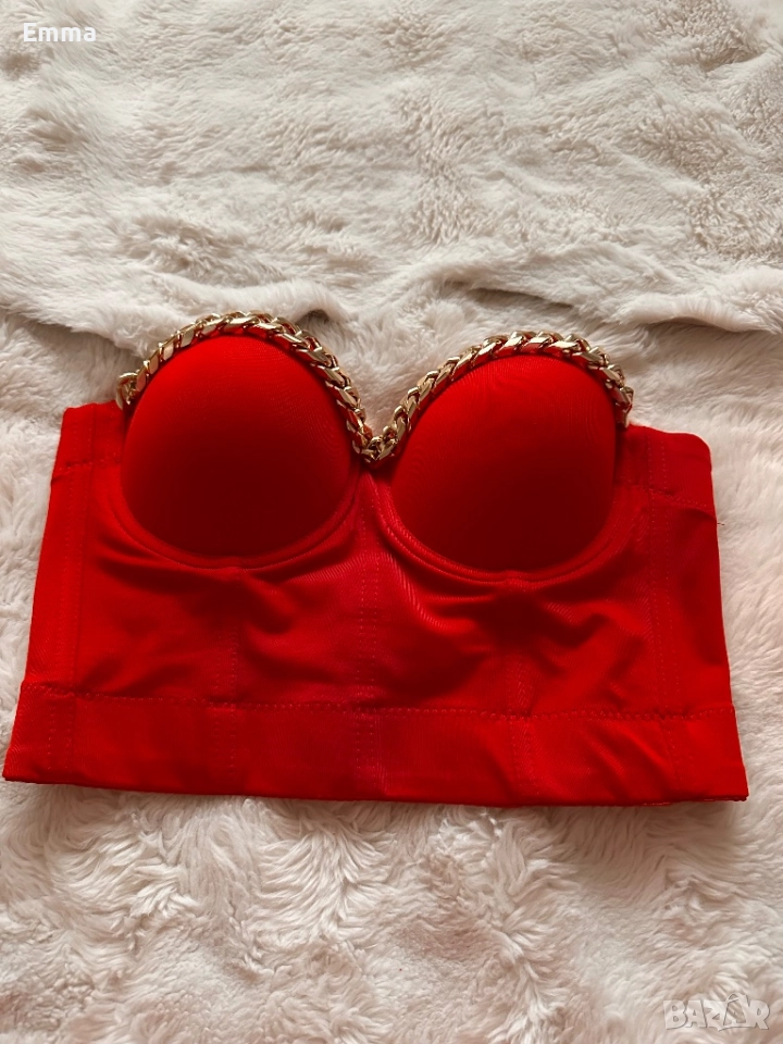 Червено бюстие, снимка 1