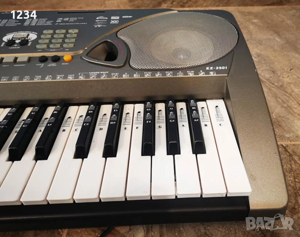 Синтезатор клавир YAMAHA EZ-250i пиано с динамична светеща клавиатура 5 октави, снимка 8 - Синтезатори - 51090450
