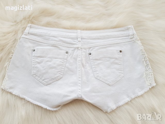 Бели дънкови панталони М-Л, снимка 2 - Къси панталони и бермуди - 29049453