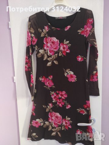 Продавам рокля с дълъг ръкав и флорален мотив , снимка 2 - Рокли - 38063940