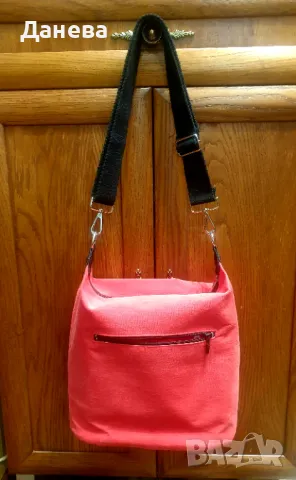 Дамска чанта, снимка 4 - Чанти - 47907635