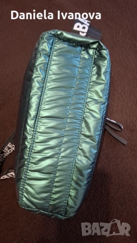 Чисто нова,чудесна,стилна,функционална,дамска чанта,чисто ново портмоне,чисто нови каренца,общо: 22€, снимка 7 - Чанти - 53419382