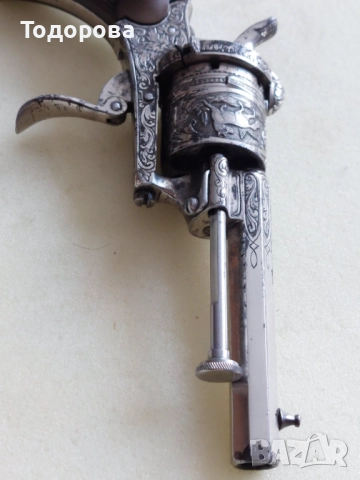 Прекрасно старо револверче с уникално красива гравюра,револвер,пищов, ятаган, сабя, 1 960 лв, снимка 15 - Антикварни и старинни предмети - 52093652