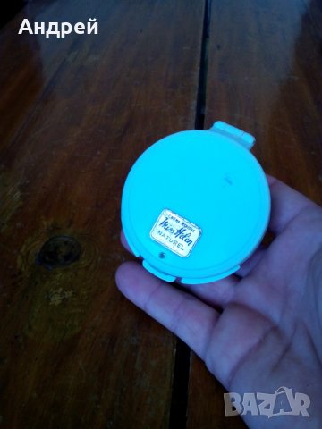 Стара кутия от пудра Miss Helen, снимка 3 - Други ценни предмети - 28320890