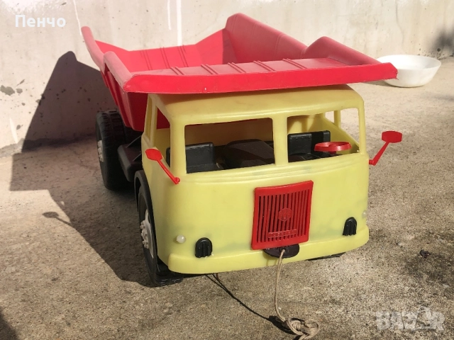 нов СОЦ КАМИОН /САМОСВАЛ/ - MADE IN BULGARIA - МИНТ