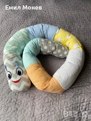 Възглавница, обиколник за бебешка кошара