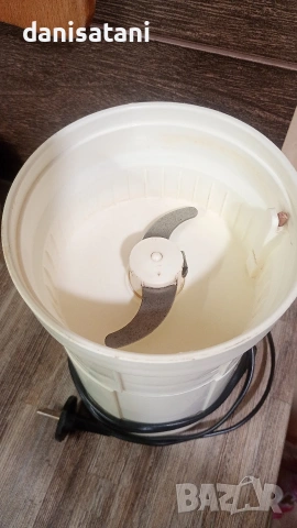 Електрическа месомелачка/кафемелачка от 80-те години, снимка 4 - Кухненски роботи - 53303264