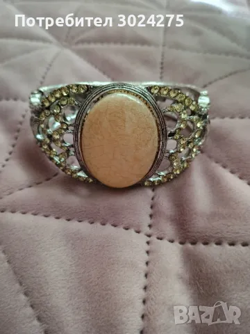 Масивни дамски гривни, снимка 6 - Гривни - 47512339