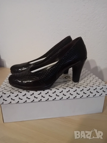 Черни обувки с висок ток, снимка 2 - Дамски обувки на ток - 52112965