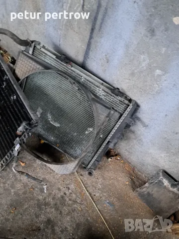 Радиатор за мерцедес 124 2.6, снимка 2 - Части - 47504699