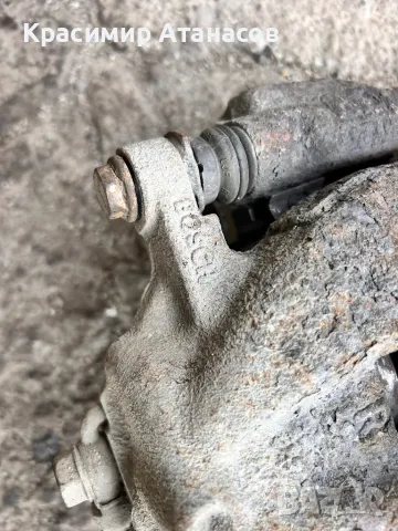 Спирачен апарат преден десен за Тойота Аурис. 1.6 VVti. 132кс. 2011г, снимка 2 - Части - 49679789