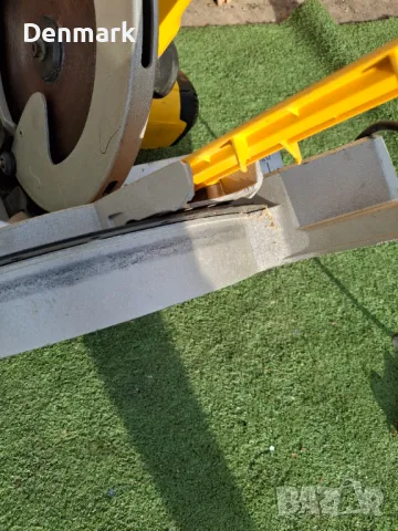 Стационарен циркуляр Dewalt dws778, снимка 5 - Циркуляри - 50405562