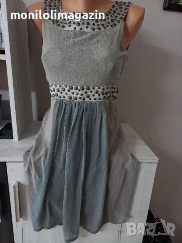 Маркова рокля облечена веднъж по повод, като нова