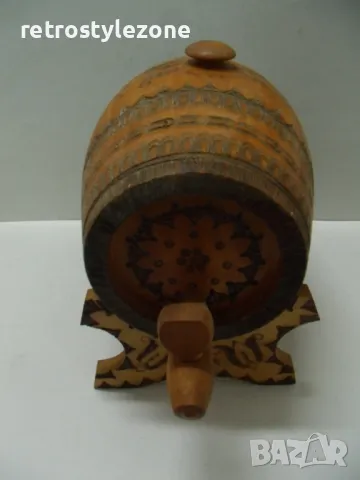 № 7857 старо малко дървено буре  - орнаменти - пирография  - с поставка от дърво  , снимка 5 - Други ценни предмети - 48886051