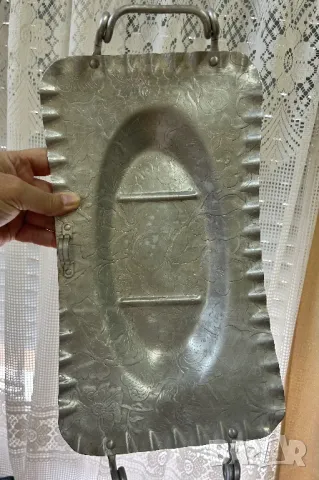 Винтидж Алуминиев поднос с дръжки Релефни флорални плодове Motil theartlyons, снимка 6 - Антикварни и старинни предмети - 47952653