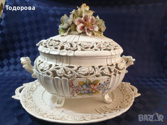 Голям италиански  порцеланов супник,плато и черпак