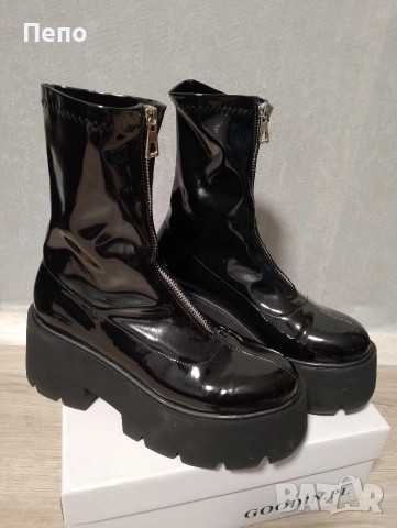 Дамски боти