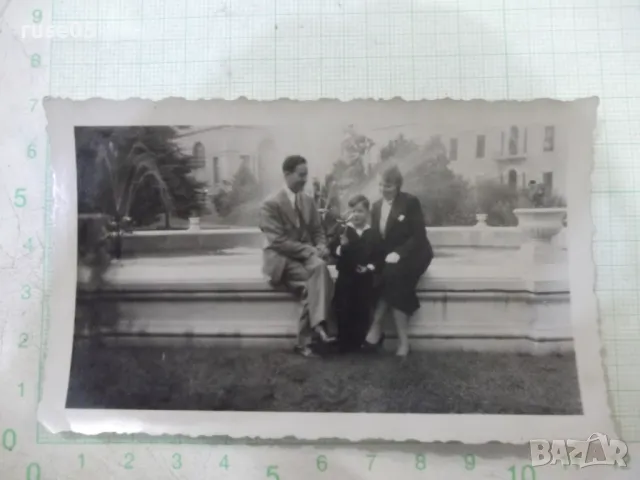 Снимка стара на семейство пред шадравана в Америка