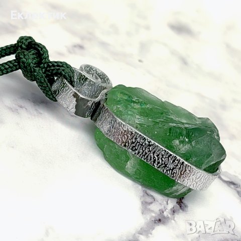 Колиета със суров зелен флуорит, снимка 9 - Колиета, медальони, синджири - 44103196
