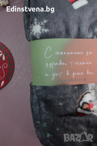 Коледни пухкави пантофи в сиво с ефектен принт, снимка 5 - Пантофи - 52572767