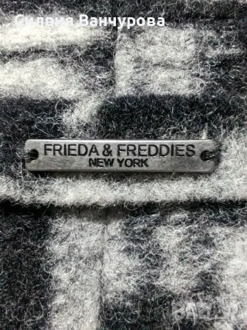 Оригинално палто на Frieda & Freddies, снимка 4 - Палта, манта - 48718512