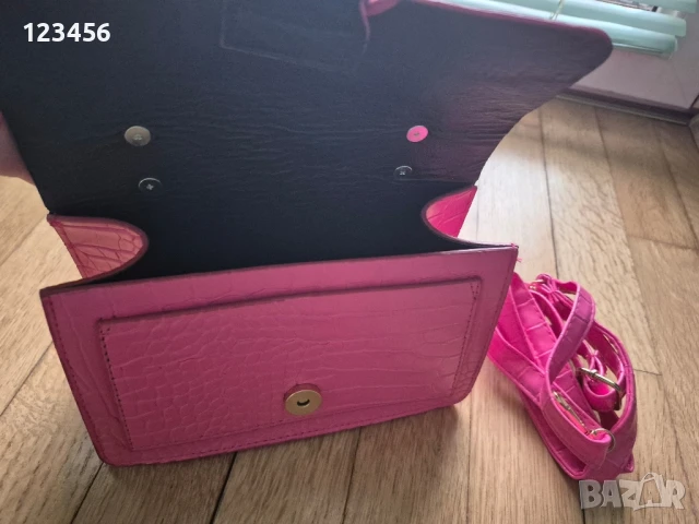 Малки чанти и раници, снимка 3 - Чанти - 44185548