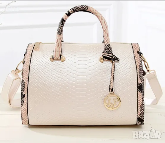 Дамска чанта с декорация от бяла змийска кожа, снимка 4 - Чанти - 48086115