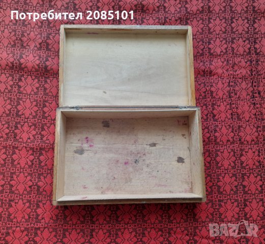 Стара дървена кутия, снимка 2 - Антикварни и старинни предмети - 40215668
