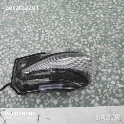 Продавам - оригинален ляв мигач в огледало за Тойота Корола 2018 г.