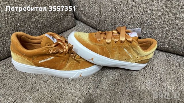 Jordan(велур-дамски)Оригинални маратонки , снимка 3 - Маратонки - 43946677