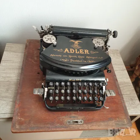 Преносима немска пишеща машина от 1910 г. Adler модел №7