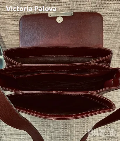 Удобна твърда дамска чанта, снимка 6 - Чанти - 47583330