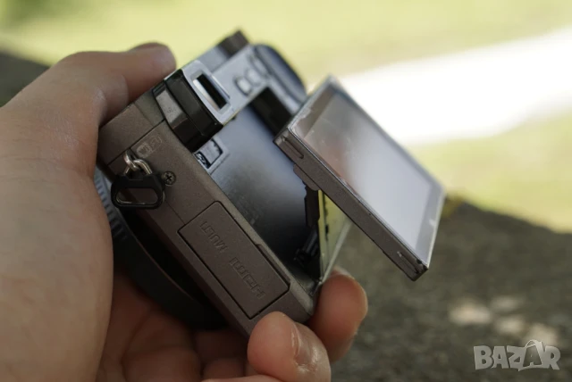 Sony A6000 (Silver Black Edition), снимка 8 - Фотоапарати - 50509561