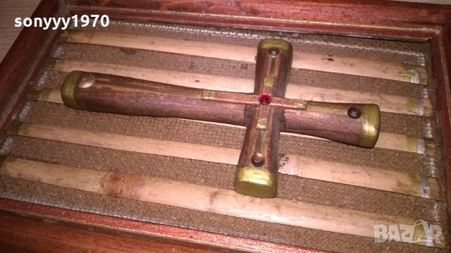 КРЪСТ В РАМКА-ДЪРВО/МЕД/КРИСТАЛИ-17Х11СМ, снимка 10 - Колекции - 27919868