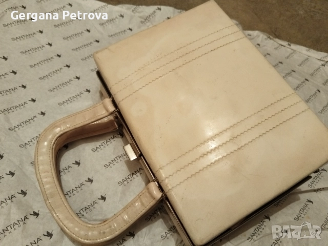 Винтидж чанта от 70-те години бял лак тип куфарче, снимка 2 - Антикварни и старинни предмети - 52254566