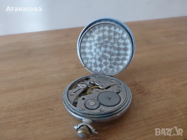 Швейцарски джобен часовник Мovado Сhronometre 1920 г, снимка 9 - Антикварни и старинни предмети - 48723205