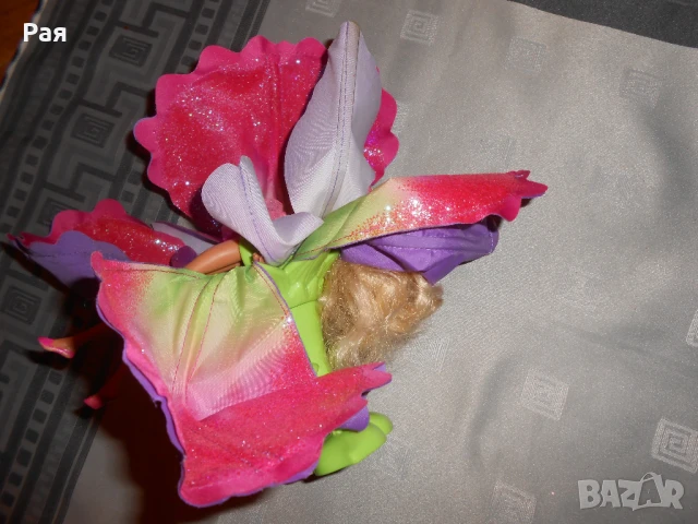 Колекционерска Barbie Blooming Thumbelina 2008 г, снимка 13 - Кукли - 50748812