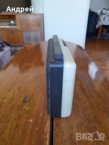 Старо радио,радиоприемник Алпинист 321, снимка 2 - Антикварни и старинни предмети - 49543505